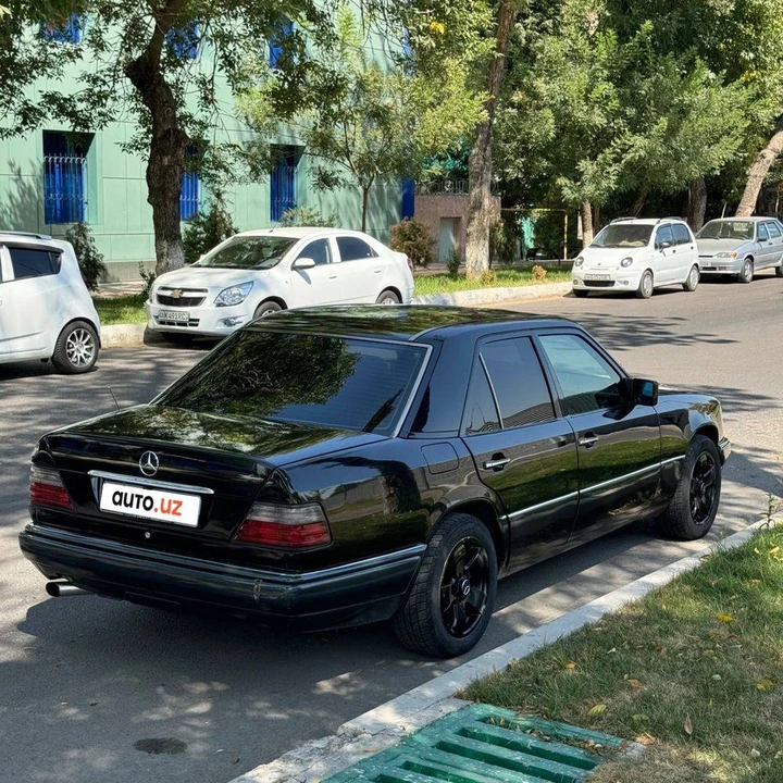 Mercedes-Benz E-class I W124