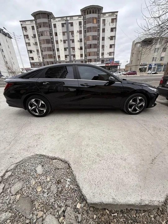 Hyundai Elantra VII  (CN7)