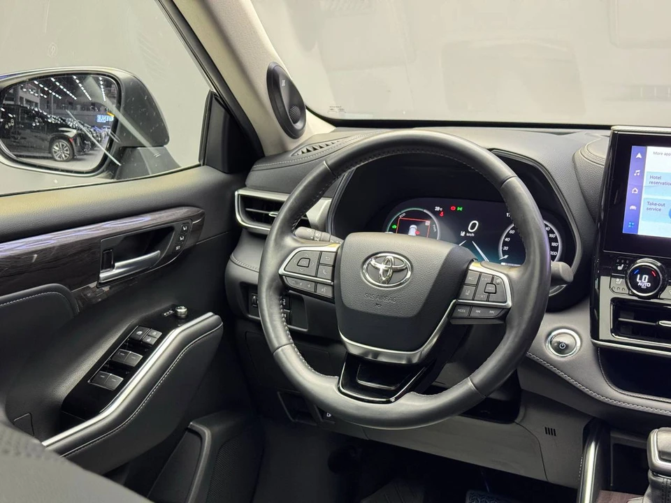 Toyota Highlander IV (U70)