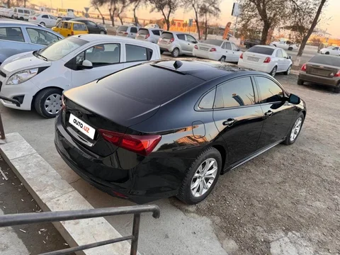 Chevrolet Malibu IX