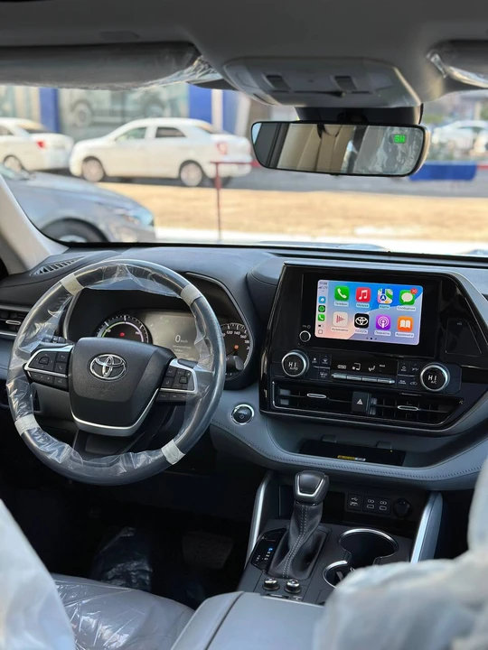 Toyota Highlander IV (U70)