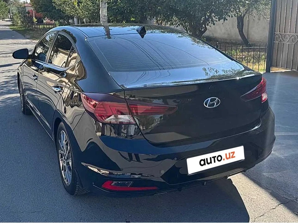 Hyundai Elantra VI Restayling (AD)