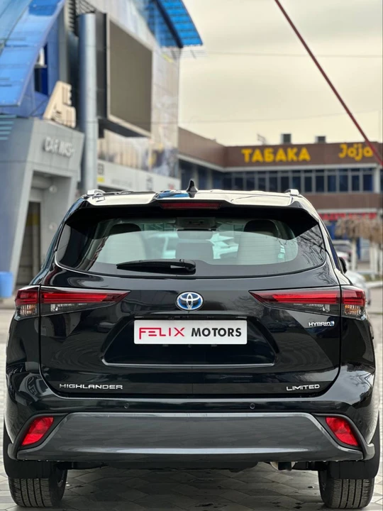 Toyota Highlander IV (U70)