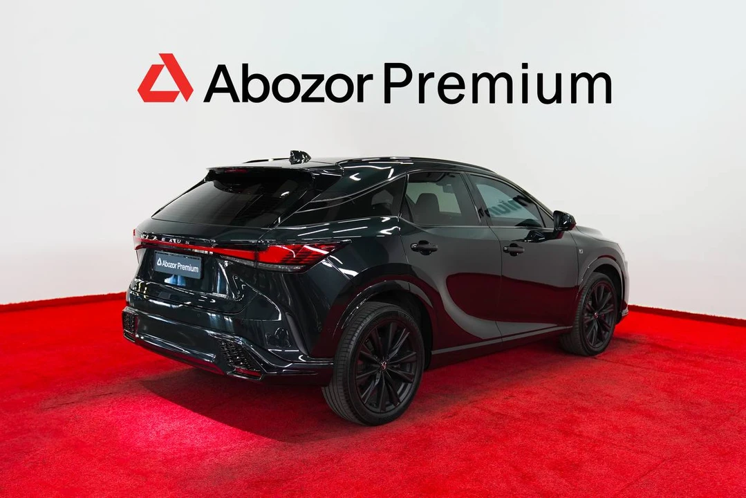Lexus RX V