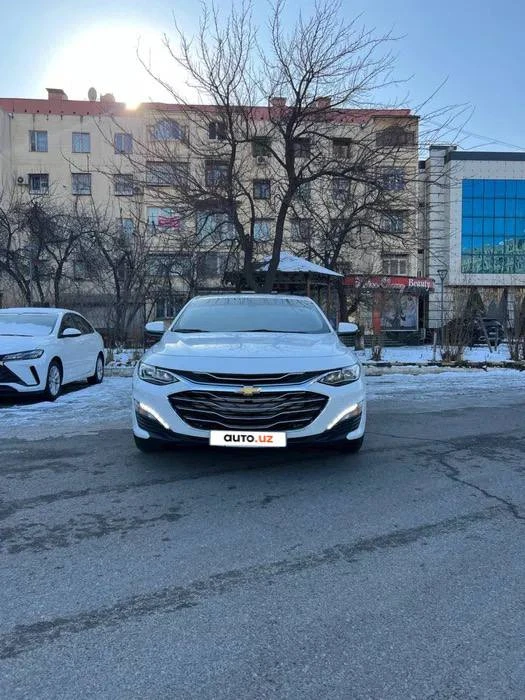 Chevrolet Malibu IX