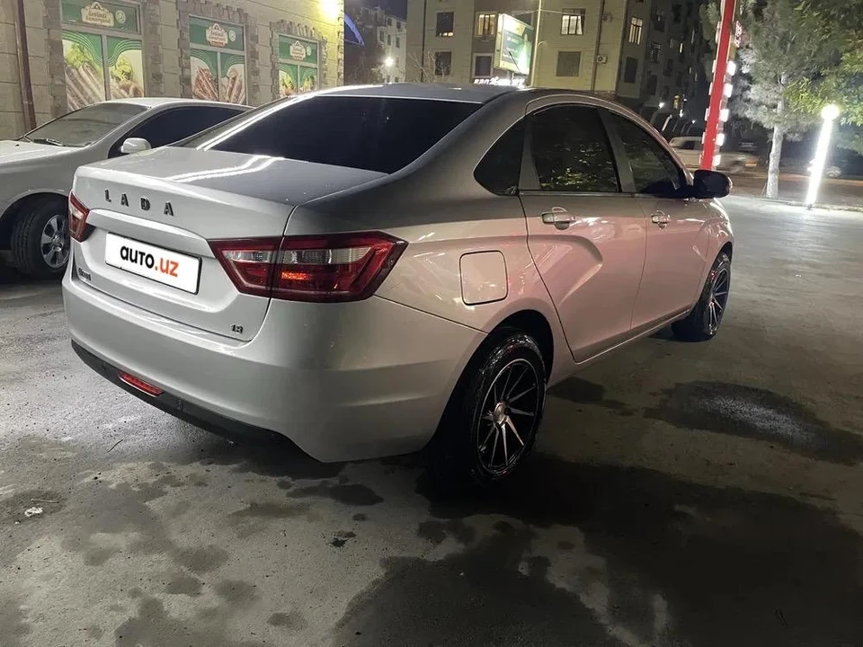 Lada Vesta I