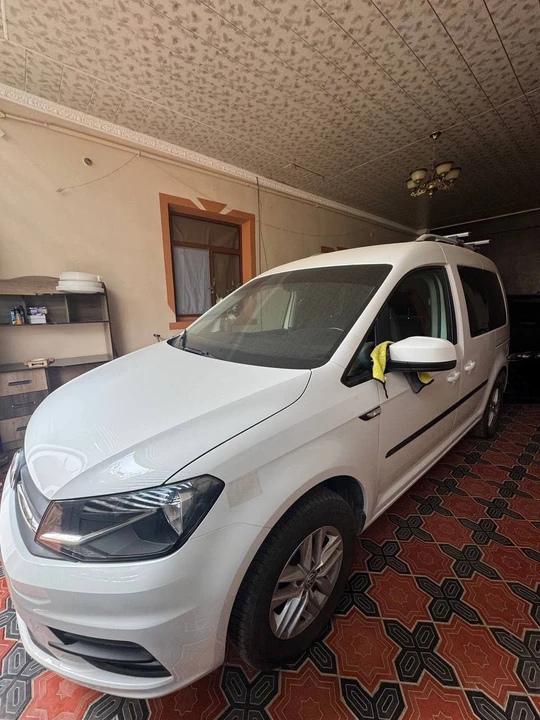 Volkswagen Caddy V