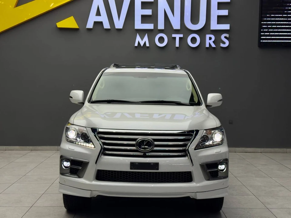 Lexus LX III