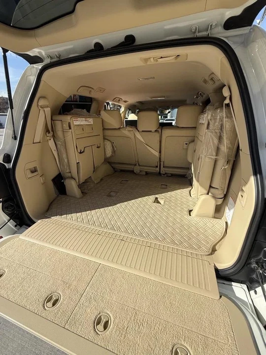 Toyota Land Cruiser 200 Seriyasi Restayling 2