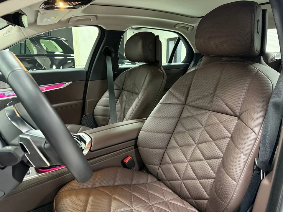 BMW 7 series VII (G70)