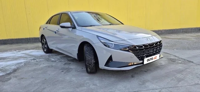 Hyundai Elantra VII  (CN7)