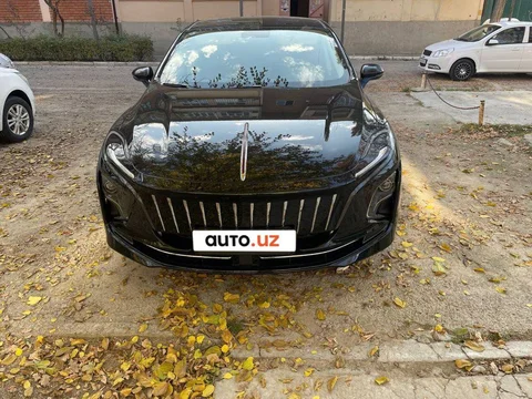 Hongqi E-QM5 I