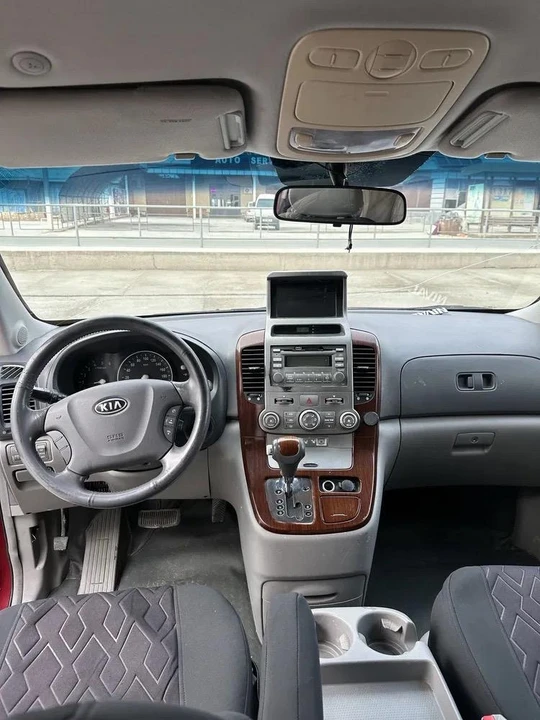 Kia Carnival II