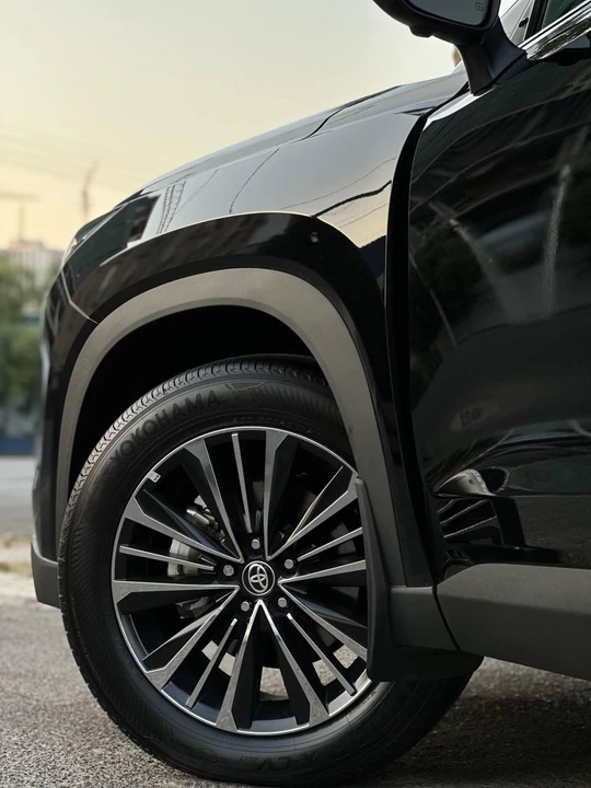 Toyota Grand Highlander I