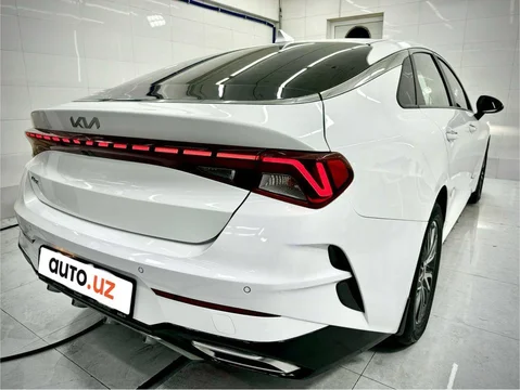 Kia K5 III