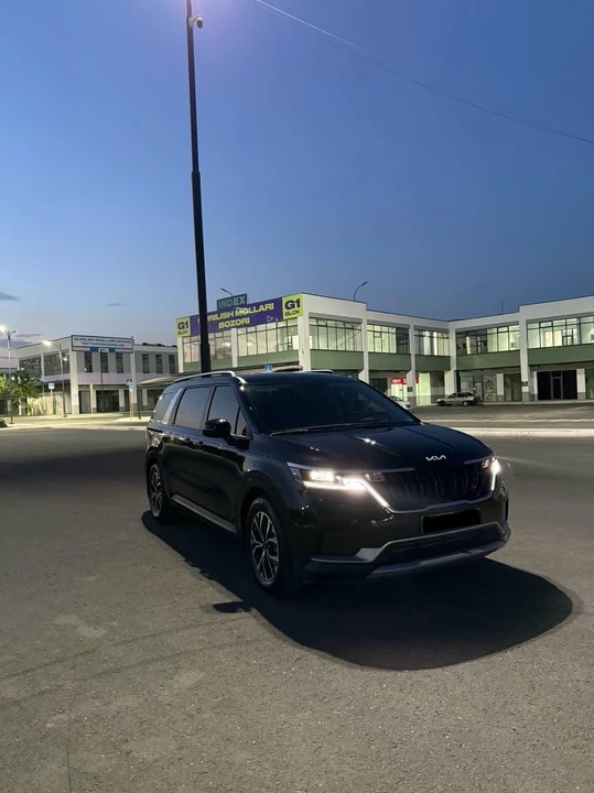 Kia Carnival IV