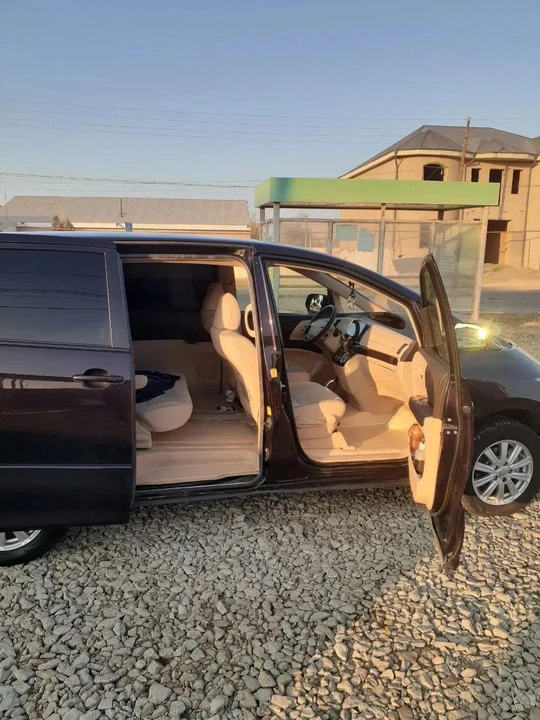 Toyota Estima III Рестайлинг 2