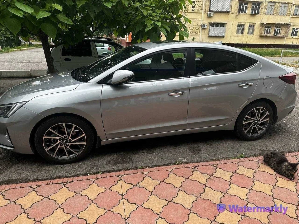Hyundai Elantra VII  (CN7)