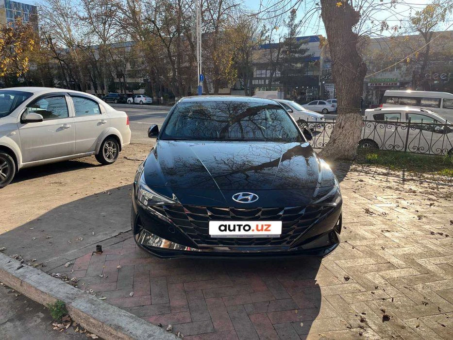 Hyundai Elantra VII  (CN7)