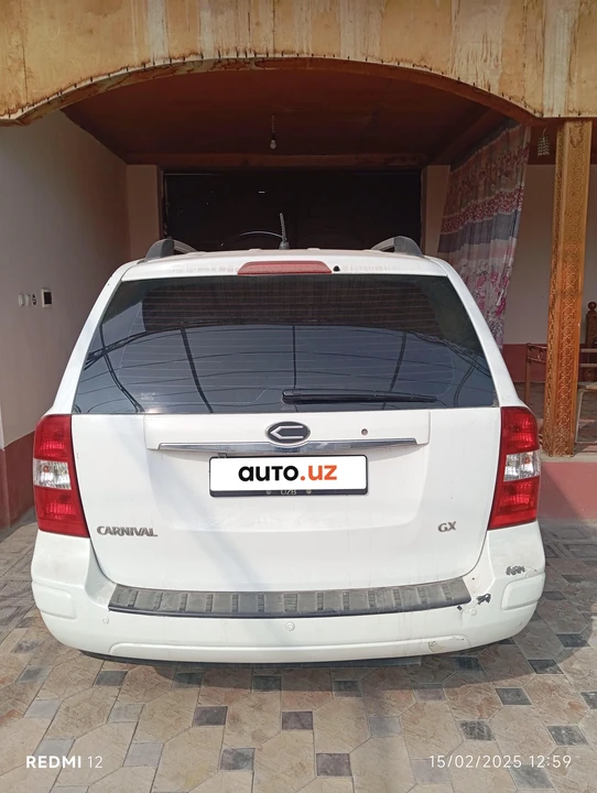Kia Carnival II