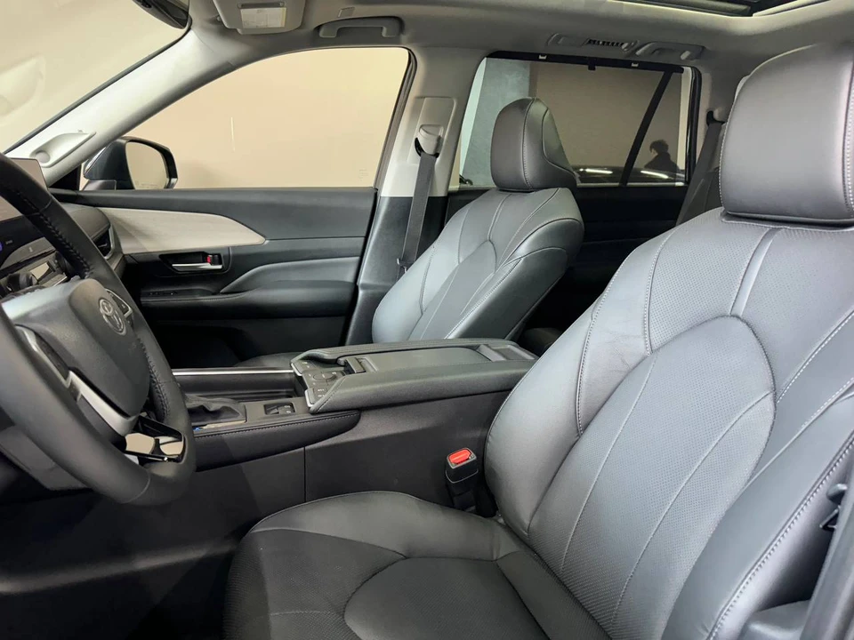 Toyota Grand Highlander I