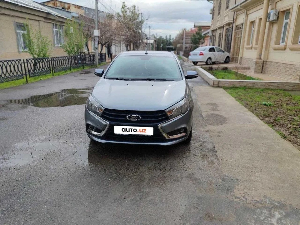 Lada Vesta I