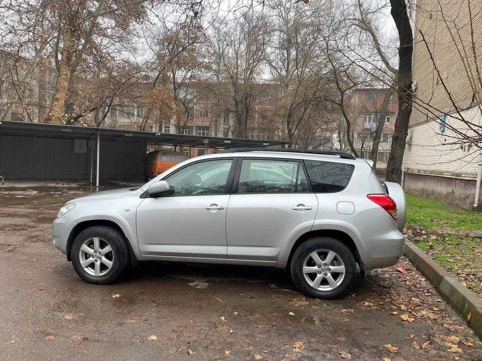 Toyota RAV4 III (XA30)