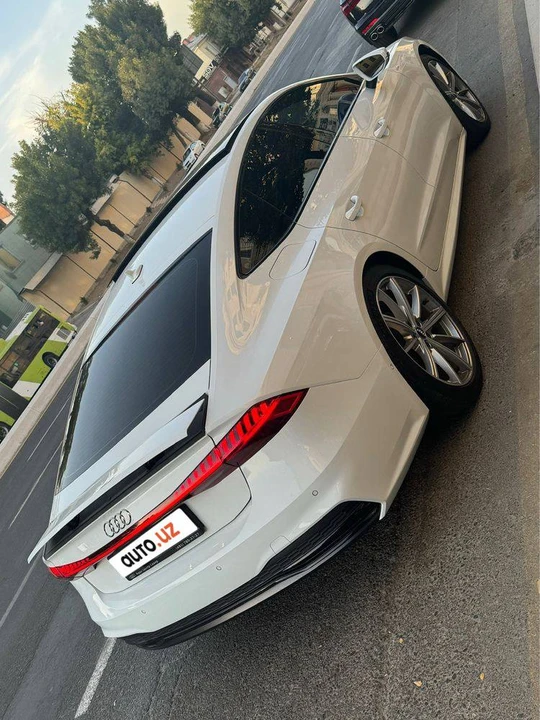 Audi A7 II (4K)