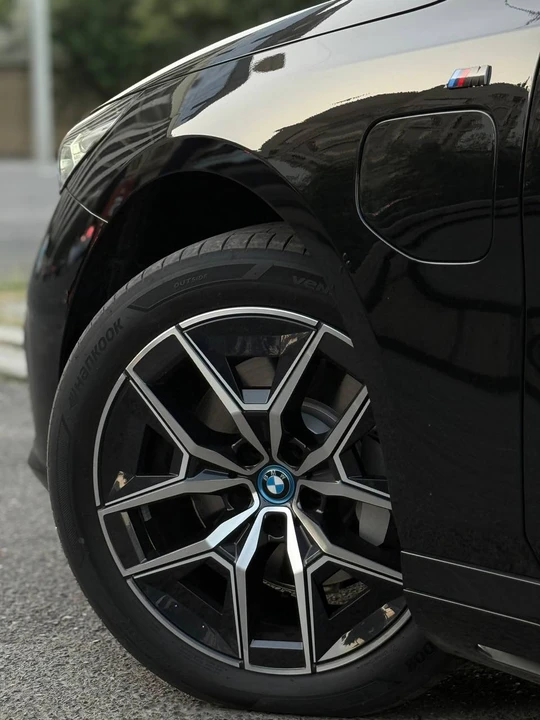 BMW i5 I