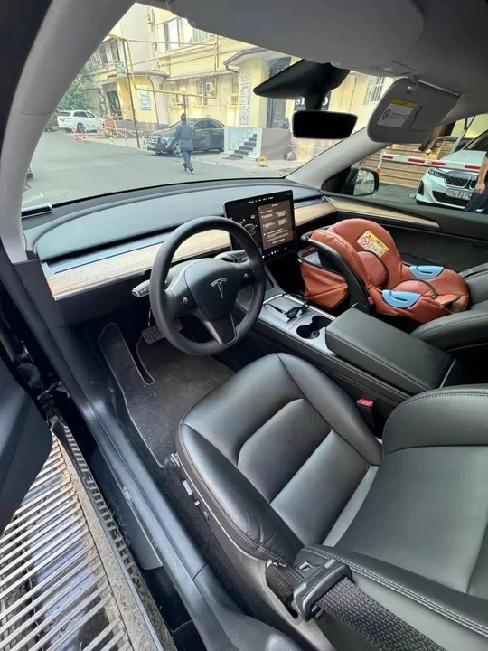 Tesla Model Y I