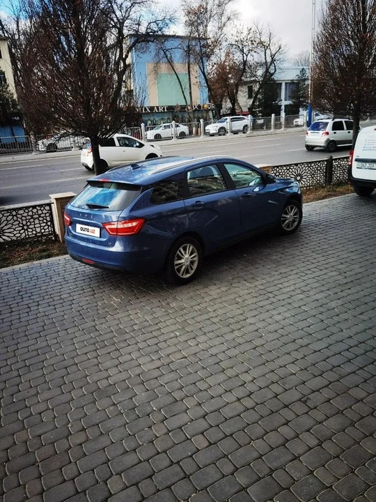 Lada Vesta I