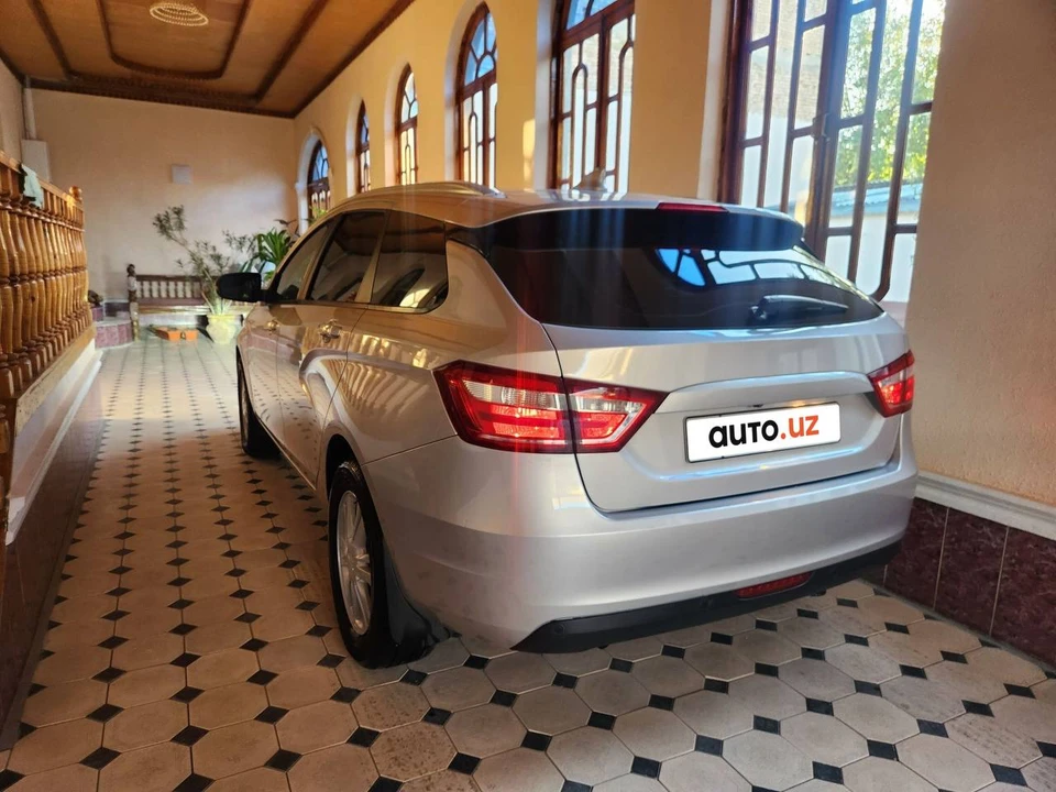 Lada Vesta I