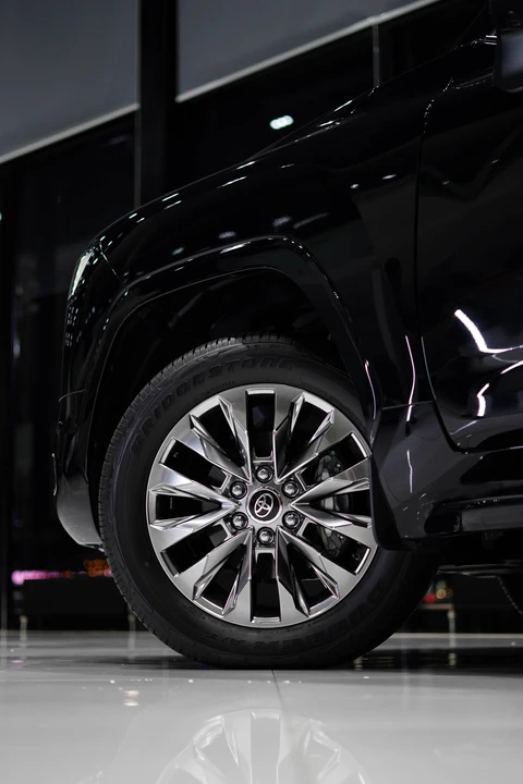 Toyota Land Cruiser 300 Series