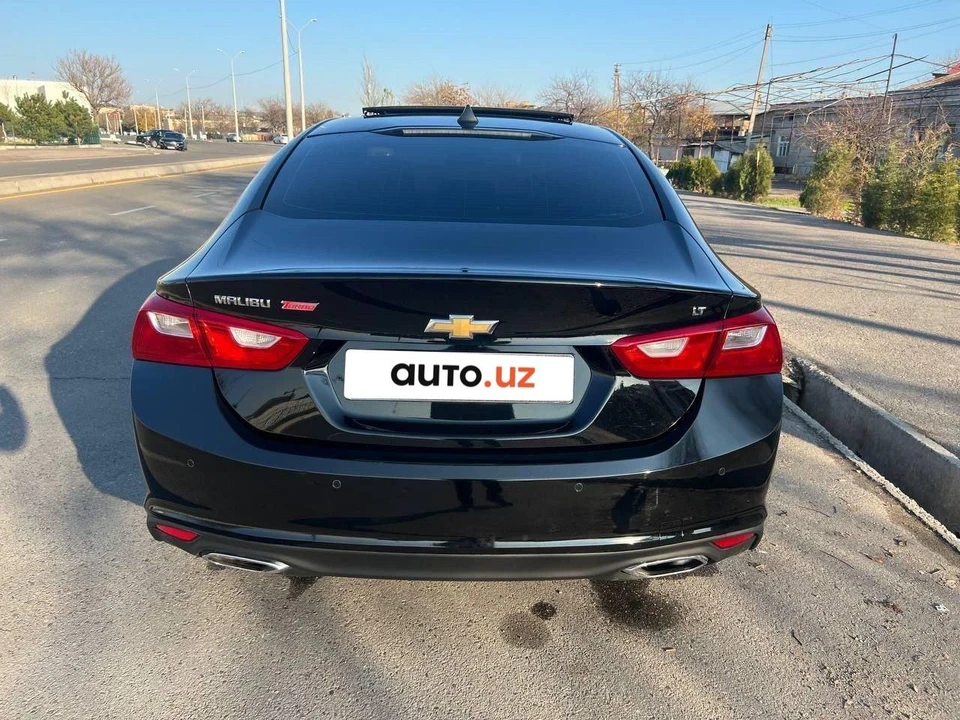 Chevrolet Malibu IX