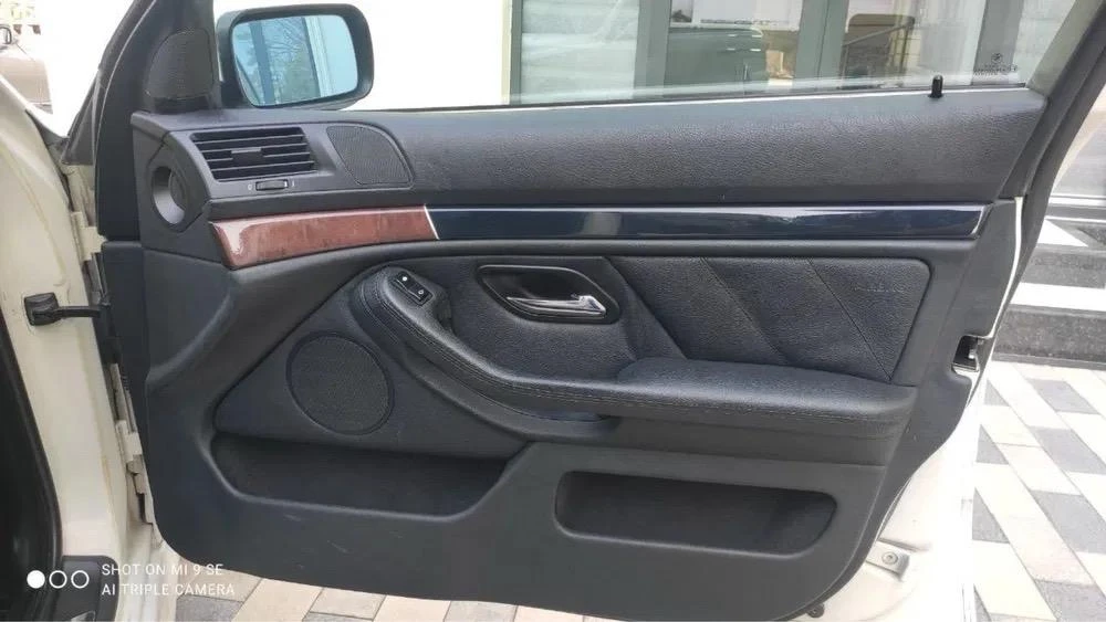 BMW 5 series IV (E39)