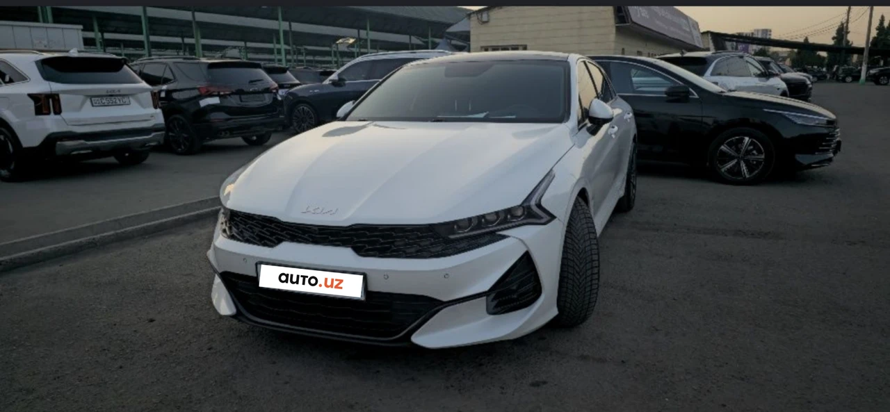 Kia K5 III