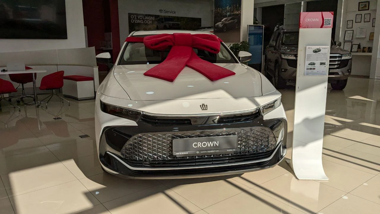 Toyota Crown XVI