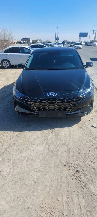 Hyundai Elantra VII  (CN7)