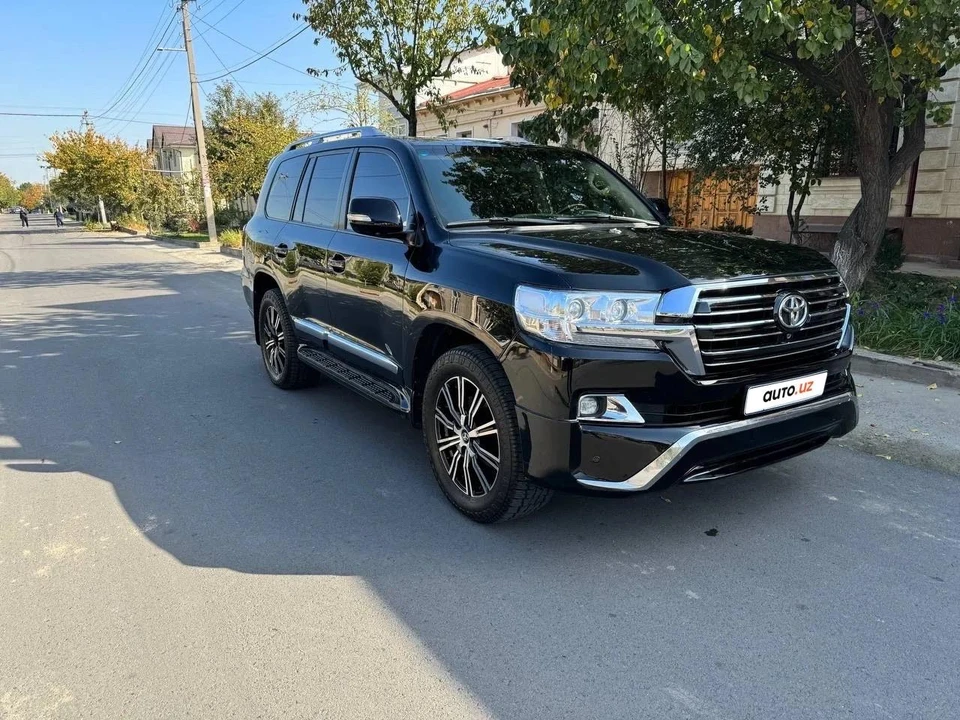 Toyota Land Cruiser 200 Seriyasi Restayling 2