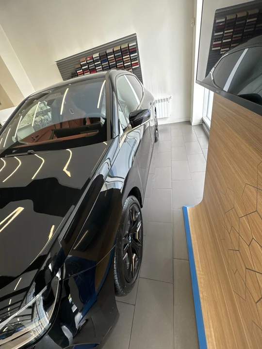 BMW iX