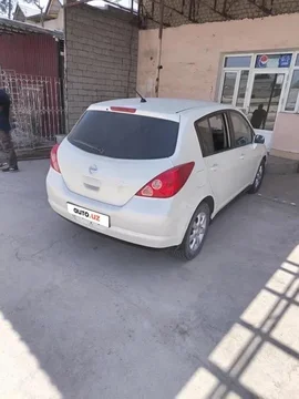 Nissan Tiida I