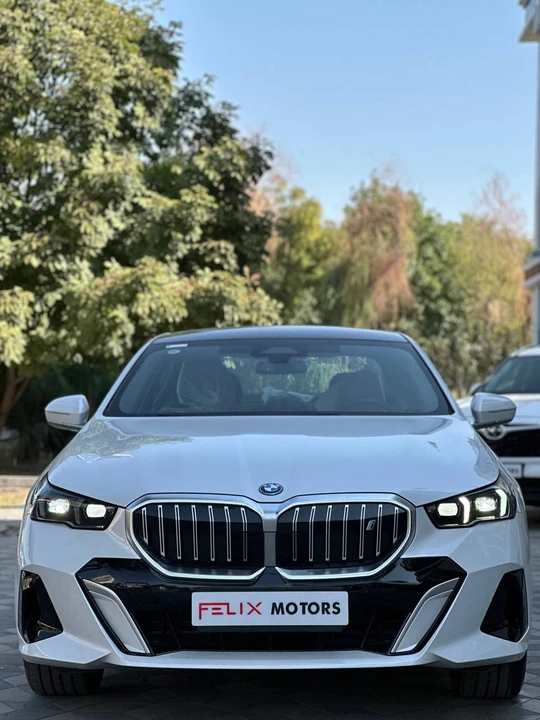 BMW i5