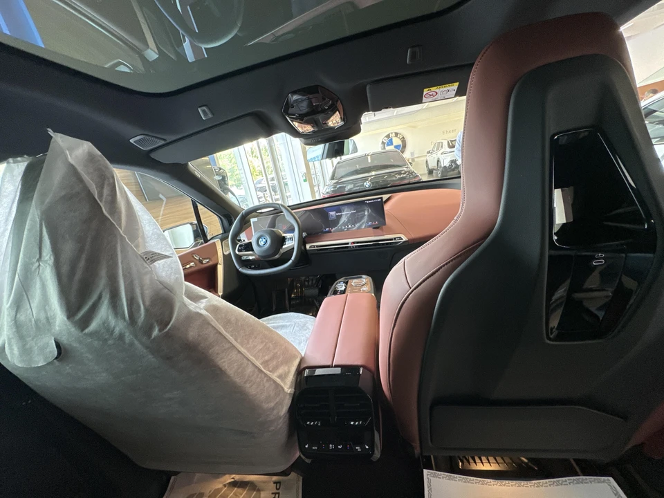 BMW iX