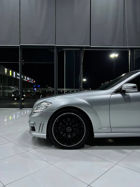 Mercedes-Benz S-class I W221