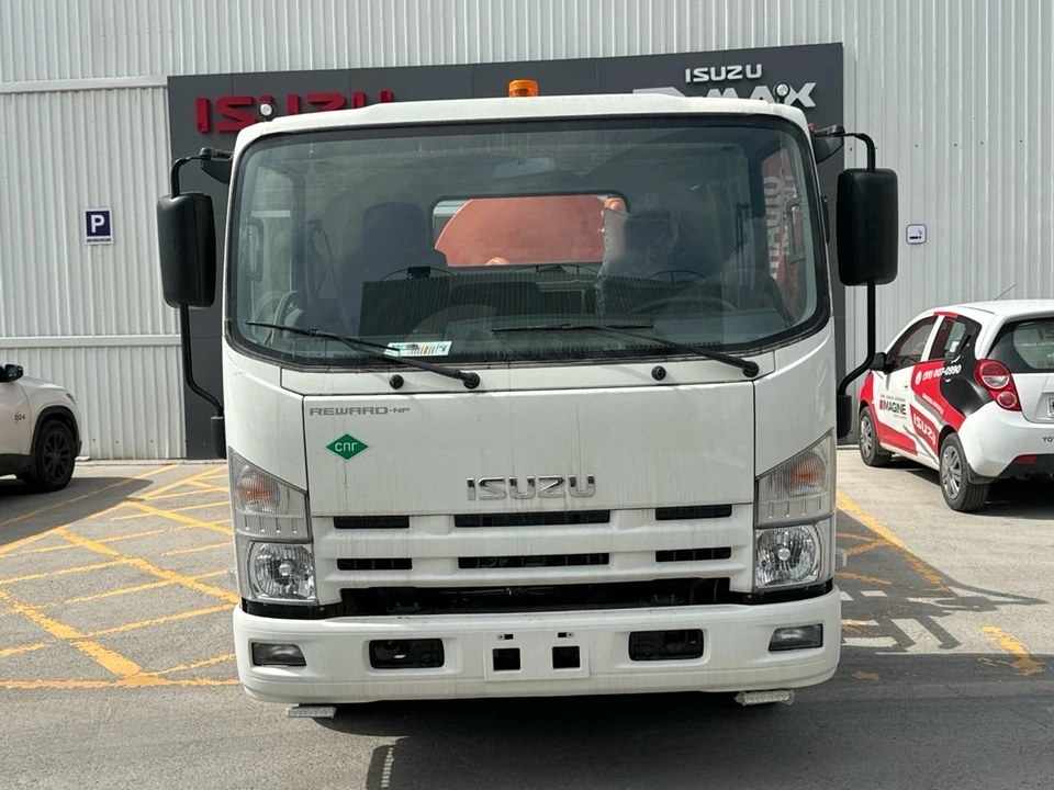 ISUZU NPR 82 L CNG I