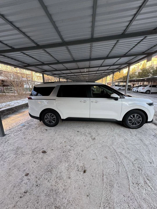 Kia Carnival IV