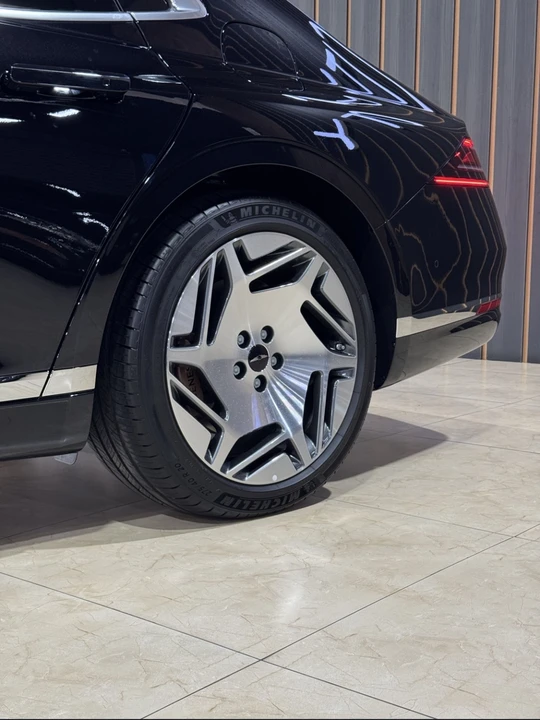 Genesis G90 II