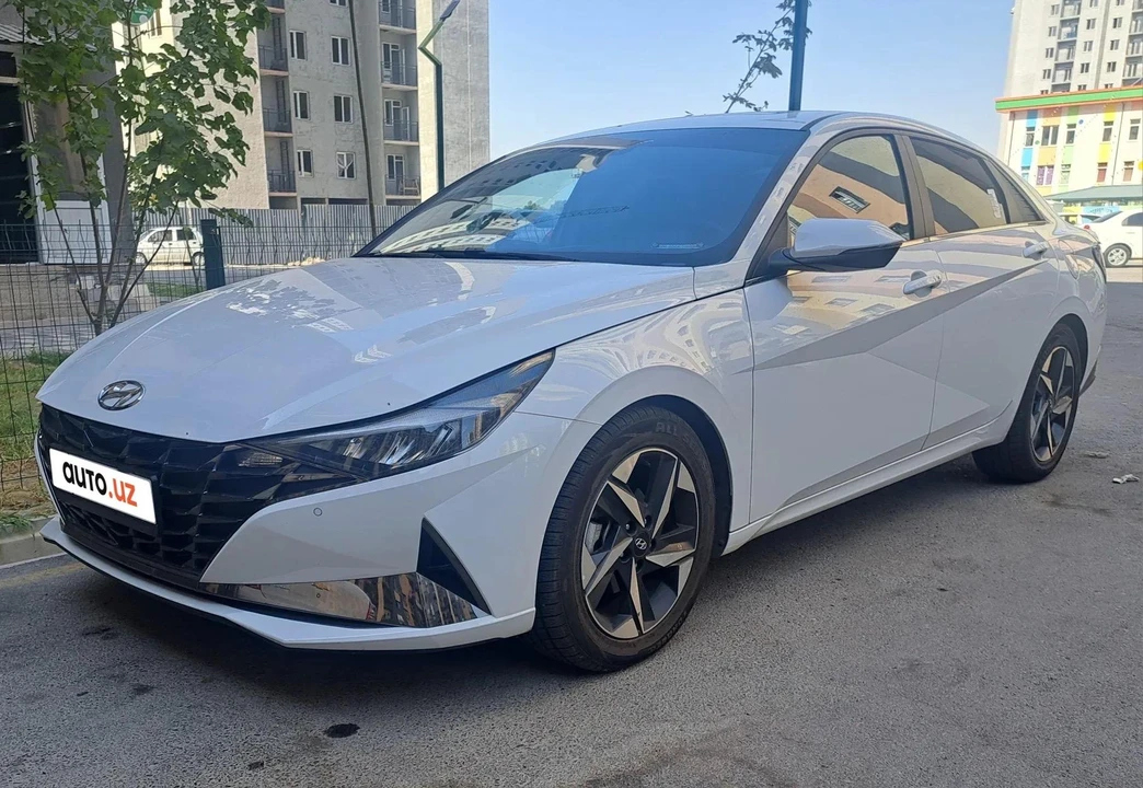 Hyundai Elantra VII  (CN7)