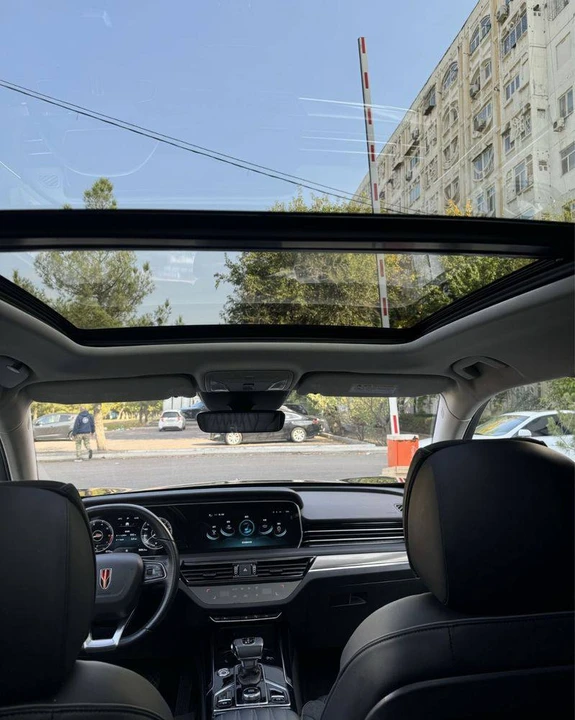 Hongqi HS5 I