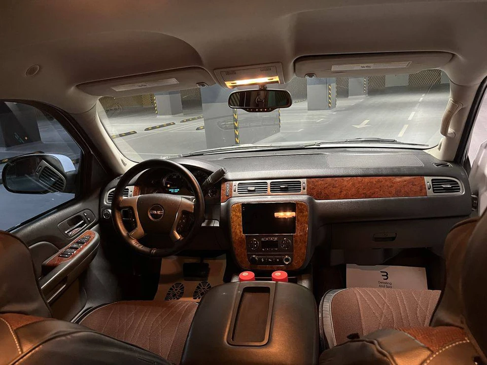 GMC Yukon III